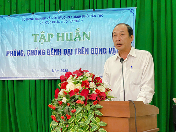 Ông Phạm Phú Trường Giang - Phó Giám đốc Sở Y tế TP. Cần Thơ phát biểu tại lớp tập huấn phòng, chống bệnh dại