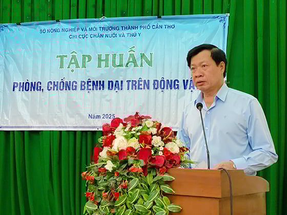 Ông Nguyễn Tấn Nhơn - Phó Giám đốc Sở Nông nghiệp và Môi trường TP. Cần Thơ phát biểu tại lớp tập huấn phòng, chống bệnh dại
