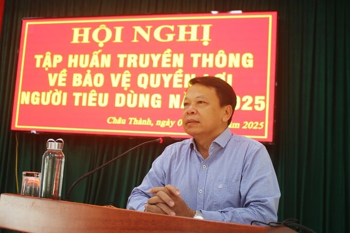 Ông Nguyễn Mạnh Hà - Phó Trưởng Ban Tuyên giáo và Dân vận Tỉnh ủy An Giang triển khai nội dung tập huấn