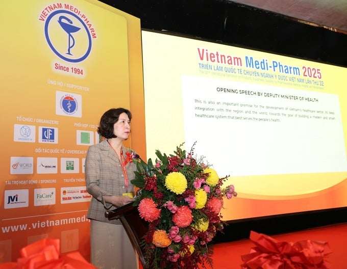 Thứ trưởng Bộ Y tế Nguyễn Thị Liên Hương phát biểu