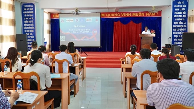 Quang cảnh lớp tập huấn
