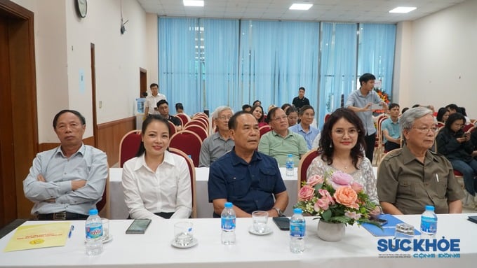 Lãnh đạo Trung ương Hội và Tạp chí, cùng toàn thể phóng viên, cộng tác viên, nhân viên, khách mời tham dự buổi lễ