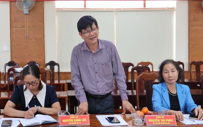 Ông Nguyễn Xuân Lộc – Phó Giám đốc Sở Y tế tỉnh Bình Thuận phát biểu tại hội nghị