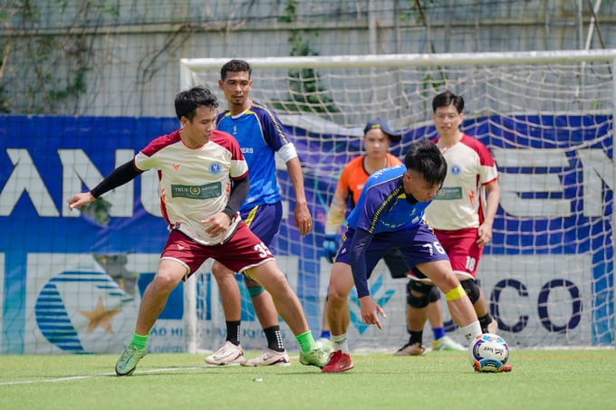 Khoảnh khắc ấn tượng của các cầu thủ tại Giải bóng đá Trường Đại học Luật TP.HCM