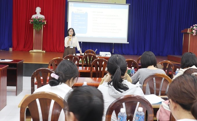 Quang cảnh lớp tập huấn