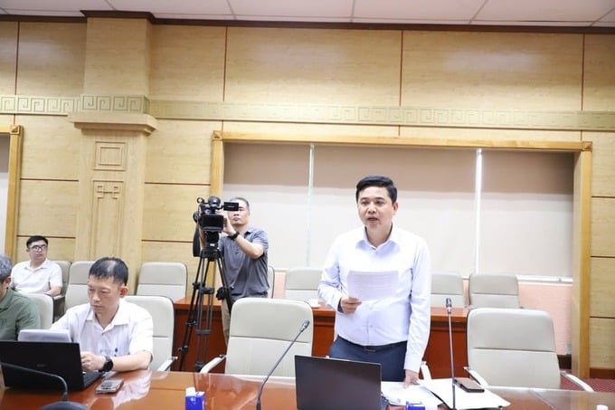Ông Võ Hải Sơn - Phó Cục trưởng Cục Phòng bệnh báo cáo.