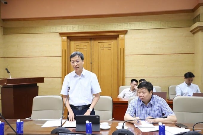 Các đại biểu tham luận tại cuộc họp