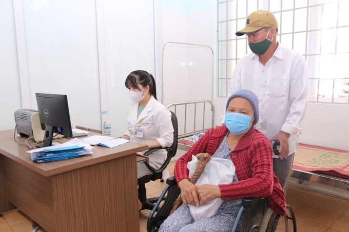 Các cơ sở khám, chữa bệnh trên địa bàn tỉnh chủ động triển khai các biện pháp phòng, chống dịch Covid-19 (ảnh: Đình Thi)