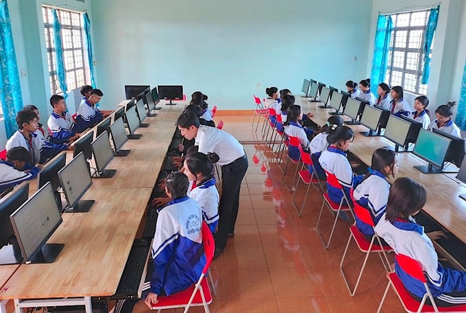 Tỉnh Gia Lai phấn đấu 100% học sinh từ cấp tiểu học được trang bị kiến thức, kỹ năng số để phục vụ học tập, nghiên cứu và sáng tạo vào năm 2026 (Ảnh: M.T)