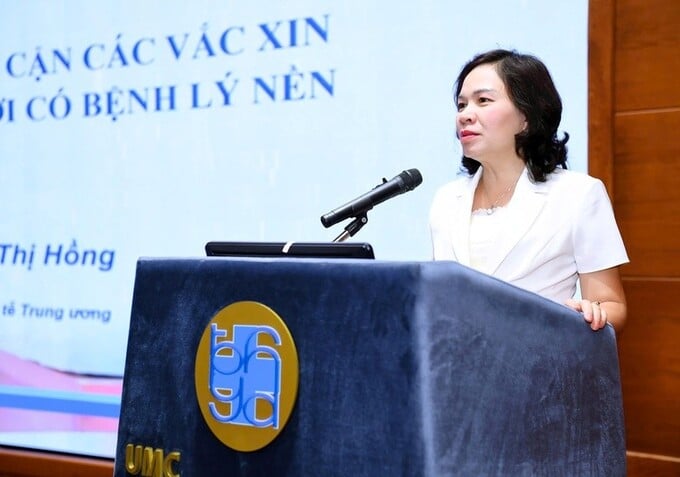 PGS.TS.BS Dương Thị Hồng - Chủ nhiệm Chương trình Tiêm chủng Quốc gia Việt Nam phát biểu tại hội thảo
