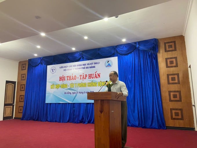 Ông Nguyễn Đình Phúc - Phó Chủ tịch Liên hiệp hội Đà Nẵng phát biểu khai mạc tại hội thảo