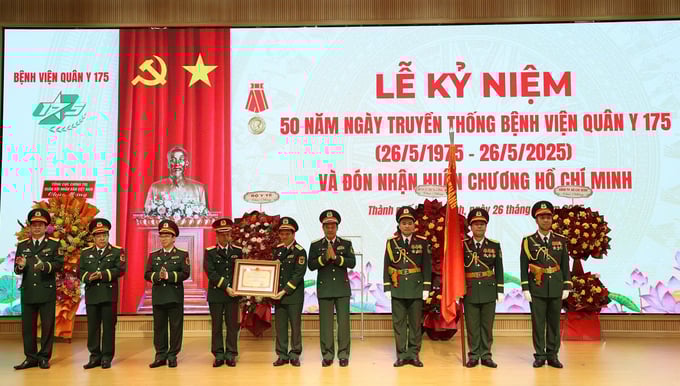 Bệnh viện Quân y 175 đón nhận Huân chương Hồ Chí Minh