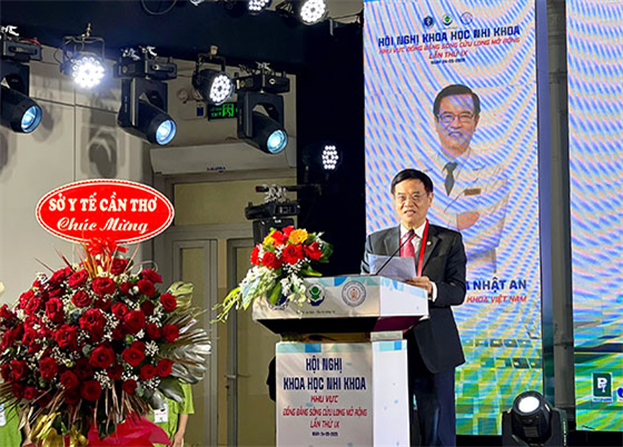 GS.TS.BS Phạm Nhật An - Phó Chủ tịch Hội Nhi khoa Việt Nam, phát biểu khai mạc