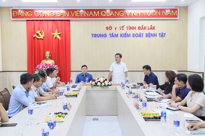 Quang cảnh buổi làm việc tại Trung tâm Kiểm soát bệnh tật tỉnh Đắk Lắk (Ảnh: Đình Thi)