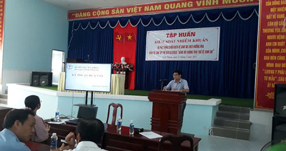 BS.CKI Nguyễn Văn Dũng – Phó Giám đốc Bệnh viện phát biểu chỉ đạo khai mạc buổi tập huấn