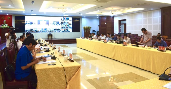 Quang cảnh phiên họp