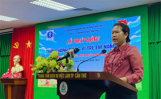Bà Nguyễn Thị Ngọc Điệp - Phó Chủ tịch UBND TP. Cần Thơ phát biểu chỉ đạo lễ phát động Tháng hành động vì trẻ em năm 2025