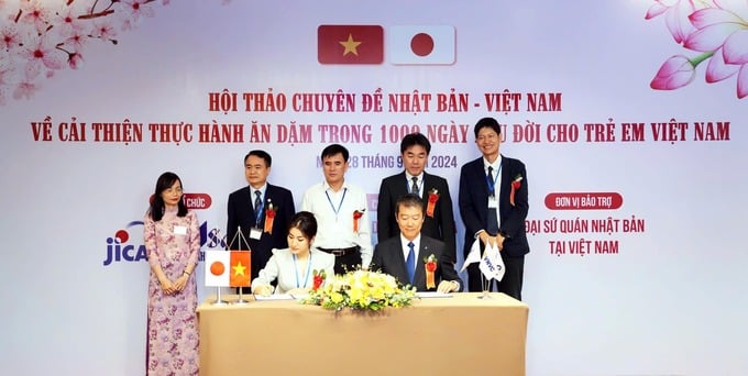 Vào tháng 9/2024, Hệ thống tiêm chủng VNVC và Asahi Group Foods, thuộc Tập đoàn Asahi (Nhật Bản) đã ký kết hợp tác chiến lược dưới sự chứng kiến của lãnh đạo Bộ Y tế, Đại sứ quán Nhật Bản tại Việt Nam và Viện Dinh dưỡng Quốc gia Việt Nam nhằm tiến tới những hợp tác chuyên sâu, toàn diện về chăm sóc dinh dưỡng cho trẻ em (Ảnh: Hệ thống tiêm chủng VNVC)