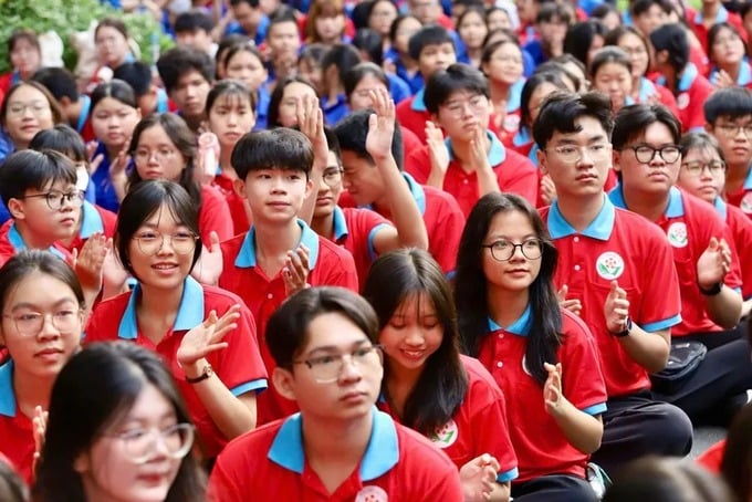 Hàng ngàn học sinh tham gia chương trình khai mạc hè