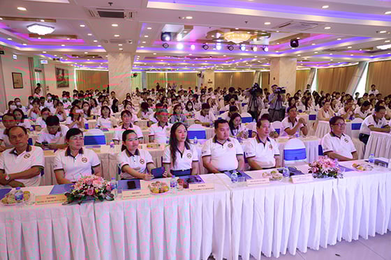 Các đại biểu dự mít tinh hưởng ứng Tuần lễ Quốc gia không thuốc lá và ngày Thế giới không thuốc lá
