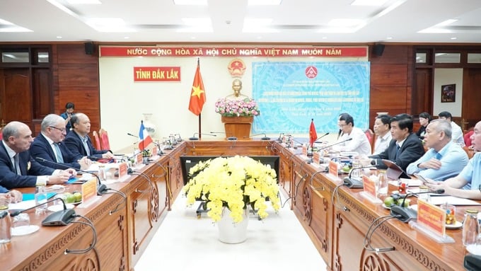 Toàn cảnh buổi làm việc (ảnh: Quang Nhật)