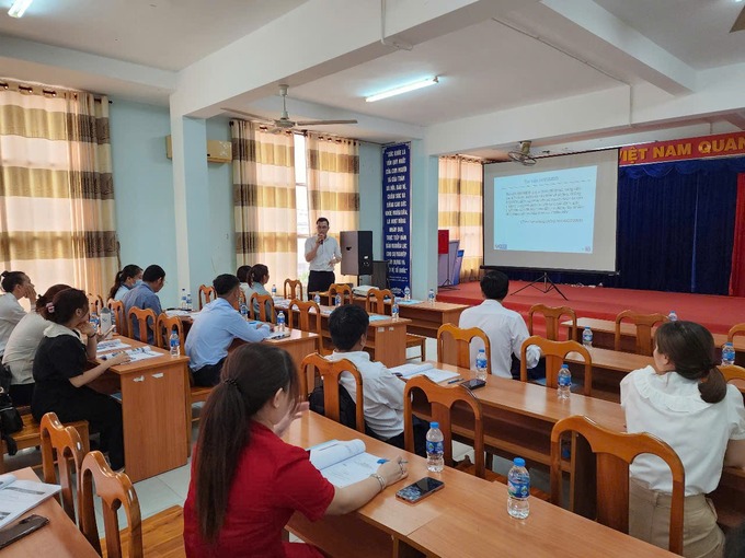 Quang cảnh lớp tập huấn
