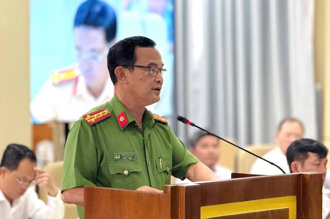 Đại tá Phạm Thanh Tâm – Phó Giám đốc Công an tỉnh trả lời các vấn đề được đại biểu HĐND tỉnh đặt ra tại buổi đối thoại