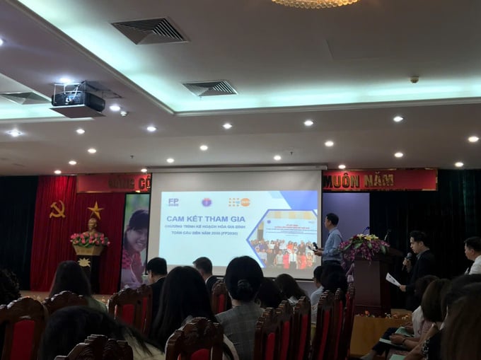 Cục trưởng Cục Dân số Lê Thanh Dũng tham luận về Cam kết tham gia chương trình kế hoạch hóa gia đình toàn cầu đến năm 2030 (Cam kết FP2030) của Việt Nam