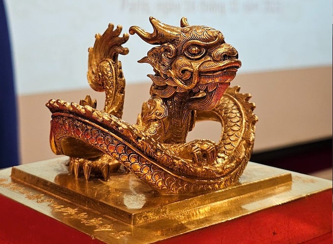 an-vang-hoang-de-chi-bao-17495473632332120434150