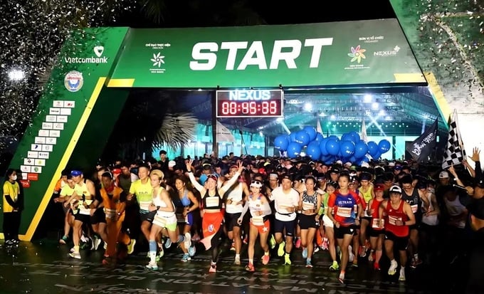 Các vận động viên tham gia giải “Mekong Delta Marathon” Hậu Giang 2024