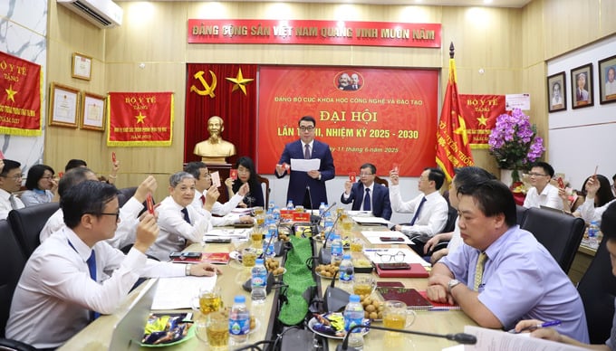 Đồng chí Nguyễn Ngô Quang - Bí thư Đảng ủy Cục Khoa học công nghệ và Đào tạo điều hành Đại hội