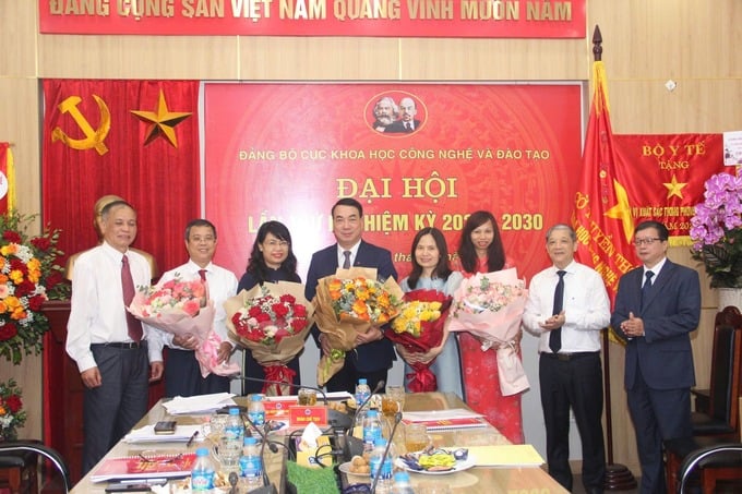 Ban chấp hành Đảng bộ nhiệm kỳ 2025 - 2030 ra mắt Đại hội