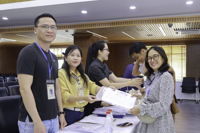 Mỗi cán bộ làm nhiệm vụ đều được trang bị đầy đủ hồ sơ
