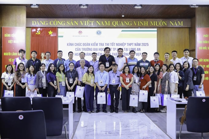 Cán bộ, giảng viên Trường Đại học Luật TP.HCM lên đường làm nhiệm vụ tại kỳ thi tốt nghiệp THPT 2025