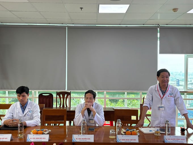 BS.CKII Nguyễn Tường Quang - Phó Giám đốc phụ trách Bệnh viện ĐK Thống Nhất (Đồng Nai) phát biểu tại buổi trao đổi học tập kinh nghiệm tại bệnh viện