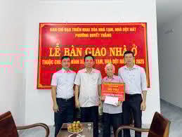Lễ bàn giao nhà tình nghĩa