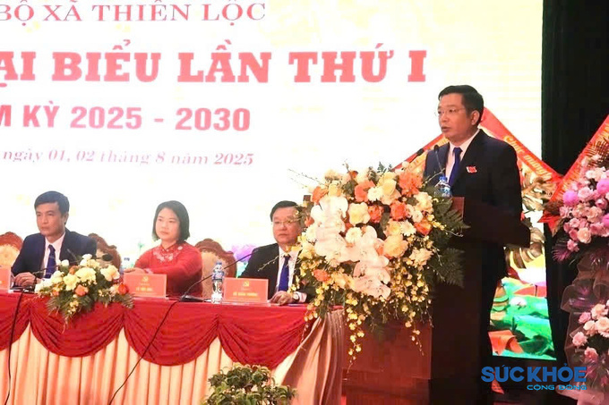Ông Phạm Xuân Toàn - Bí thư Đảng ủy xã phát biểu tại đại hội