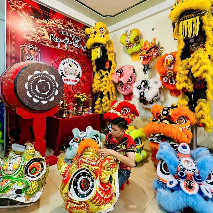 Cơ sở sản xuất đầu Lân của anh Đinh Vũ Thiện
