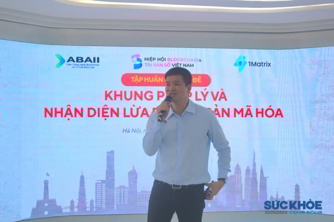 Ông Phan Đức Trung – Chủ tịch VBA, Chủ tịch 1Matrix chia sẻ tại buổi tập huấn
