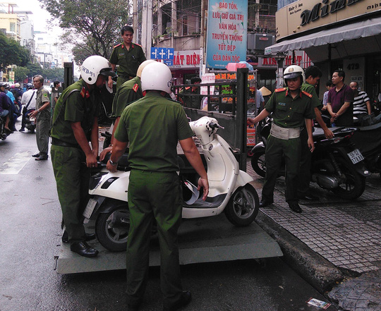 Lộ mặt 3