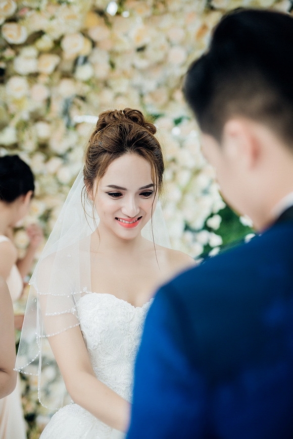 Đám cưới Hương Giang Idol 5