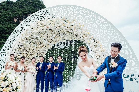 Đám cưới Hương Giang Idol 5