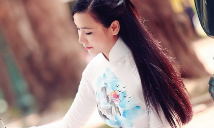 Diễn viên Lương Giang thướt tha áo dài mừng Quốc Khánh