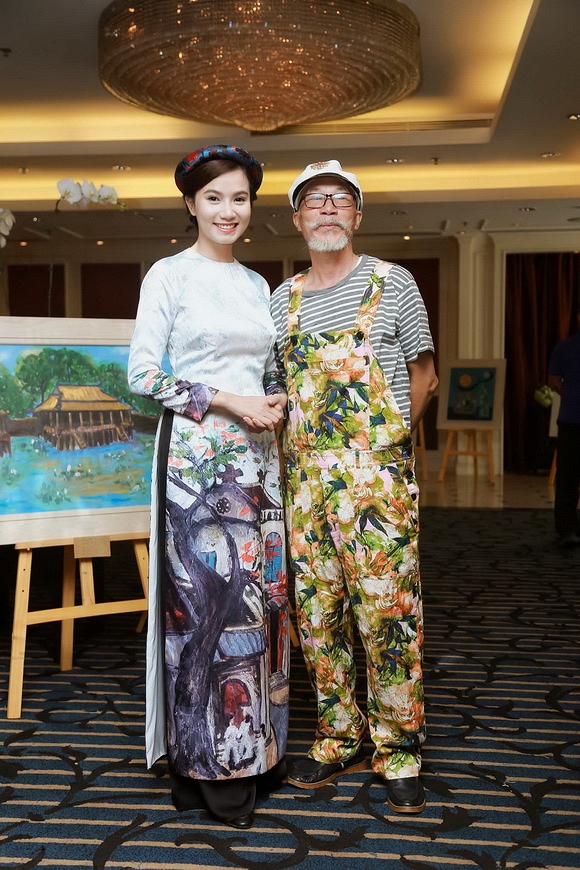 Trung Hiếu đi ủng hộ Lương Giang 0