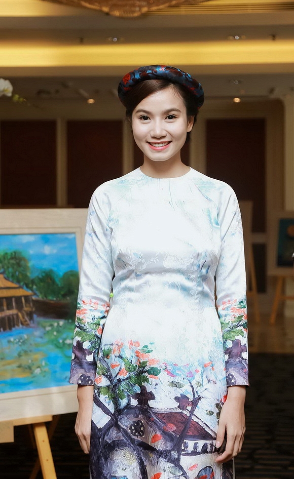 Trung Hiếu đi ủng hộ Lương Giang 0
