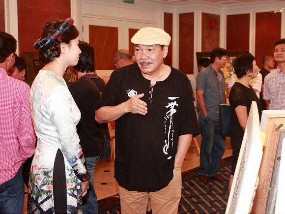 Trung Hiếu đi ủng hộ Lương Giang 0