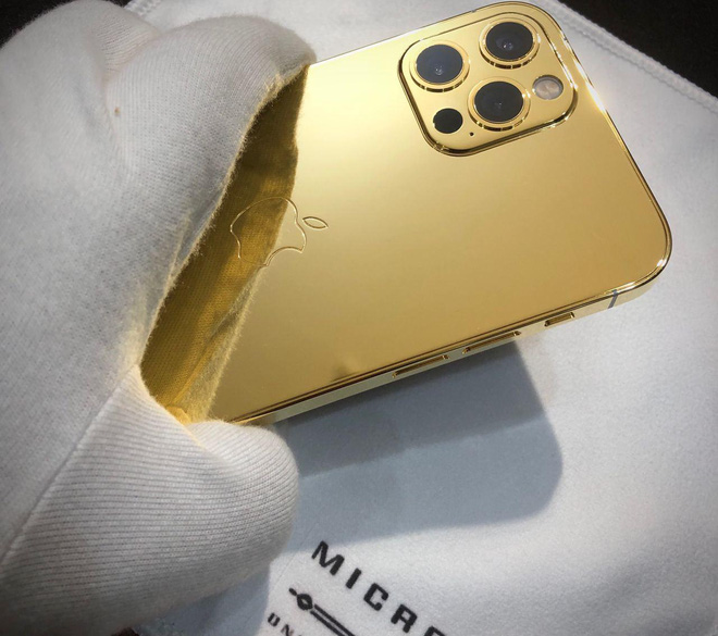 Ngắm ảnh thực tế iPhone 12 Pro mạ vàng đầu tiên trên thế giới được chế tác tại Việt Nam