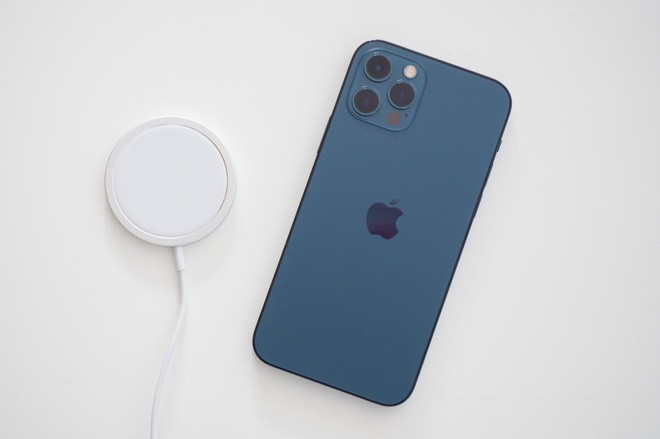 Thời lượng pin thực tế của iPhone 12 và iPhone 12 Pro cực kỳ thất vọng khi chơi game