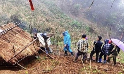 Không can ngăn được vợ ngưng uống rượu, chồng nhặt khúc gỗ đánh vợ tử vong