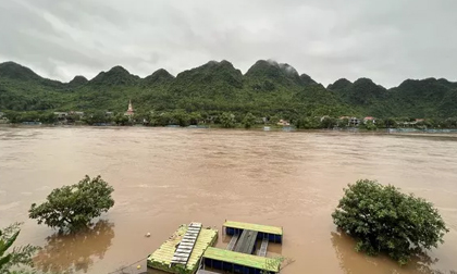 Mưa lớn, Quảng Bình đối diện đợt lũ lớn đầu tiên của năm 2022